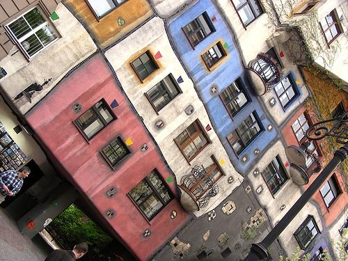 Hundertwasserhaus, photo by Thierry