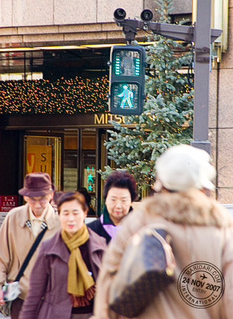 Traffic light near Mitsukoshi Ginza