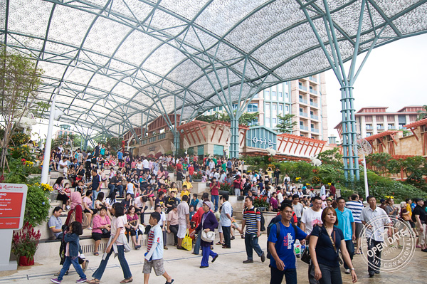 Resorts Worlds Sentosa Festivewalk crowd